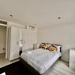 Elizabeth House Bow